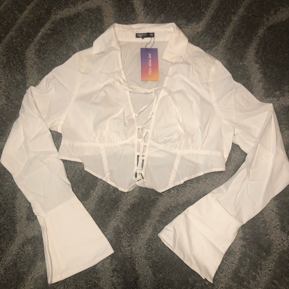 ALL WHITE SHEIN FRONT CUT OUT CROP TOP